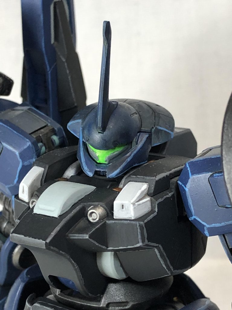 下地のサフ以外はすべて筆塗り。アクリジョンとシタデルの併用で仕上げています。