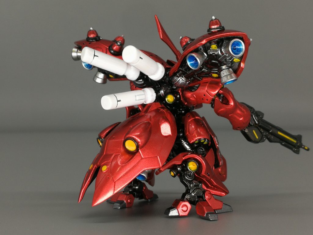 キット自体の背面のボリュームとバランス活かせるように、配色は考えてみたつもりですが、いかがでしょうか？