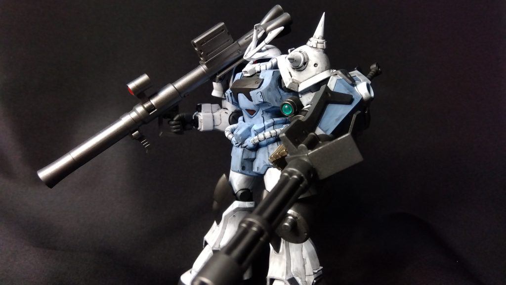 手元にジャイアントバズが無かったのでザクバズーカで代用…本体色は「風群青に白混ぜたもの」と「風青に白混ぜたもの」本体黒部分は「グラファイトブラック」関節等は「メカサフスーパーヘビー」武装類は「スターブライトアイアン」を使ってます。