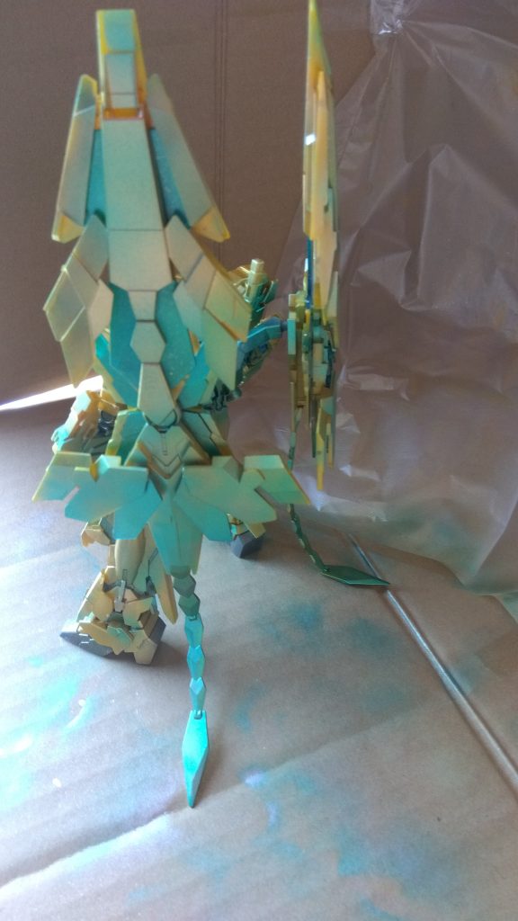 ナラティブで羽が生えていたのでアームドアーマーはメタリックグリーンを濃いめに塗装しています。