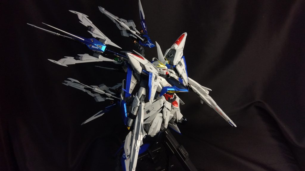 カラーレシピ本体色は薄い灰色を調色して使用ブルーはプライマリーメタルブルーレッドはプライマリーメタルレッドイエローはプライマリーメタルイエロー黒はプレミアムブルーブラック関節類はメカサフスーパーヘビー差し色でブラス