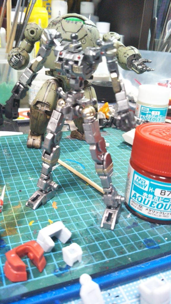 見えなくなるのに…内部フレームの色分け😁　筆塗りです🔆