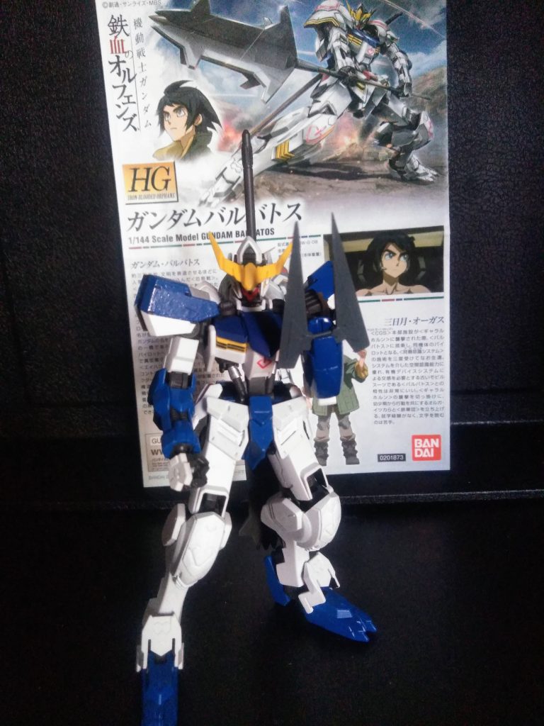 両肩『色変えグレイズ肩(取り付け間違い😋) 』『シュヴァルベ グレイズのアンカー』にて『第三形態』