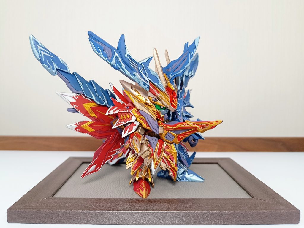 お胸をクローズして赤い側から。あちこち長く尖っててかっこいい！