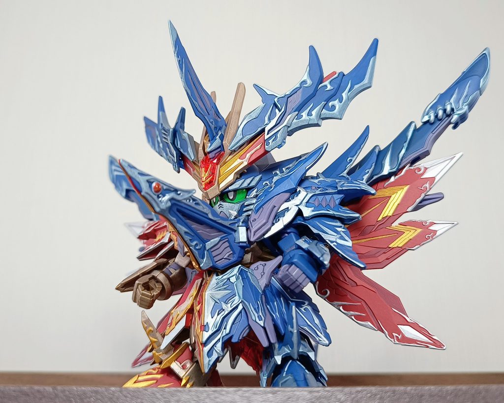 あおりで青い側から。斜めから見るのがお気に入りです。