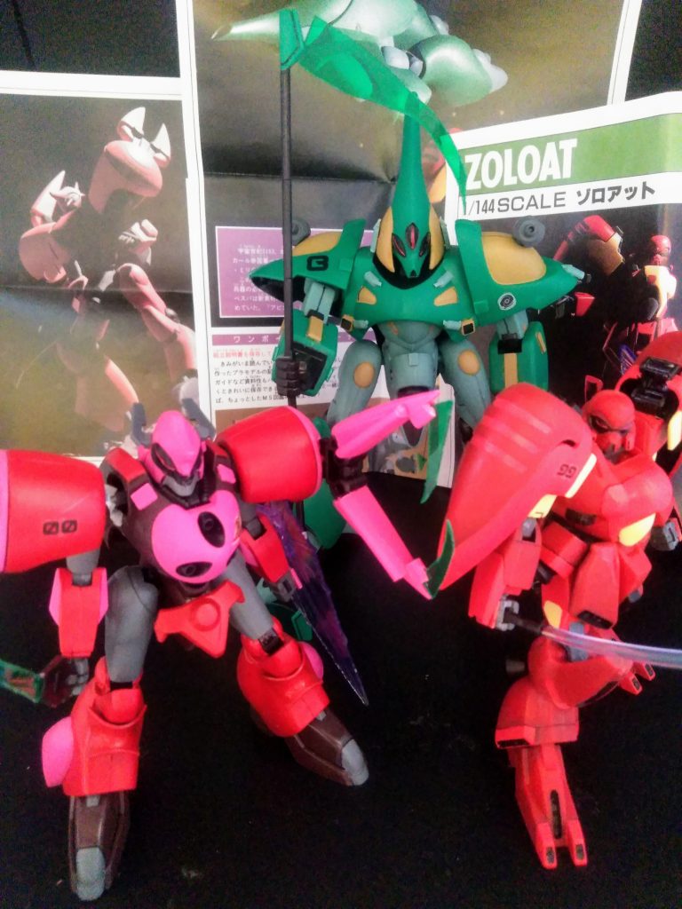 三人共にパーソナルマークのデカールが貼ってありますが、よう解らんです。😭💦💦