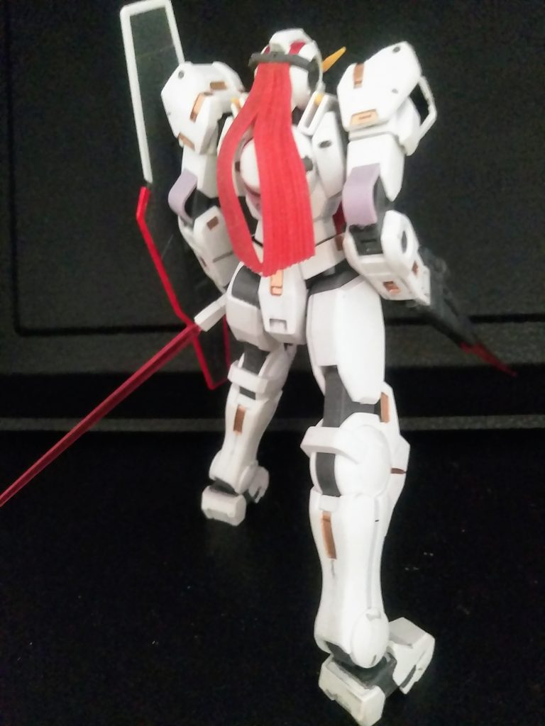 とても女性的なフォルム。髪の毛?が斬新。(羨ましい…ちょっと分け…なんでもないっす!)