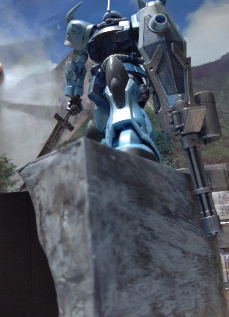 たいしたものでは無いですけど土台プラ板と発砲スチロールと木粉粘土で作りました土台の塗装は筆塗りでプラモも一部筆塗りとドライブラシとウェザリングで仕上げてますジオラマ繋ぎとして皆様を楽しませることが出来ればいいのですが背景写真A4じゃ足らないらしい背景は八ヶ岳の権現岳向かう途中の西と東ギボシピークです。たぶん編笠山からの撮影かと昔の撮影した1枚です  