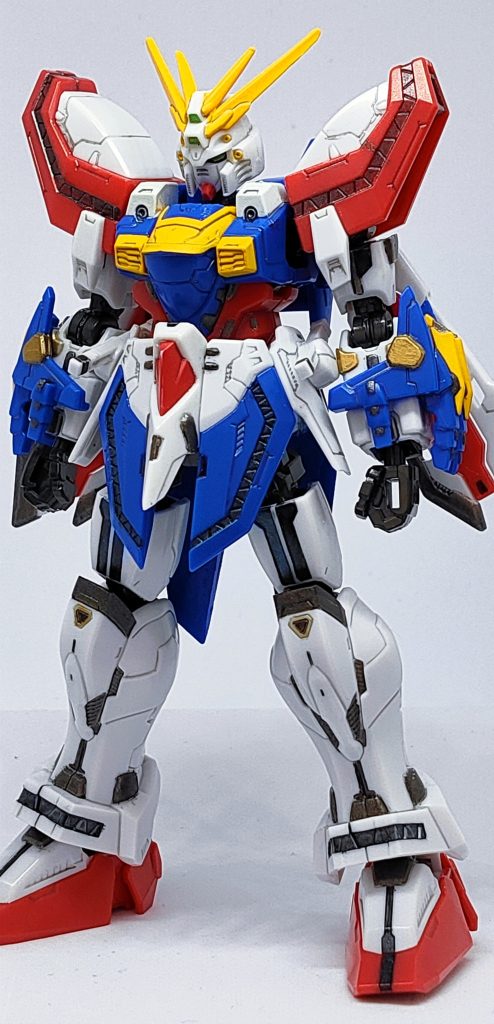 もともともっさりと印象だった、ゴッドガンダム。太腿と二の腕首を延長する事によって、スタイリッシュな印象に。