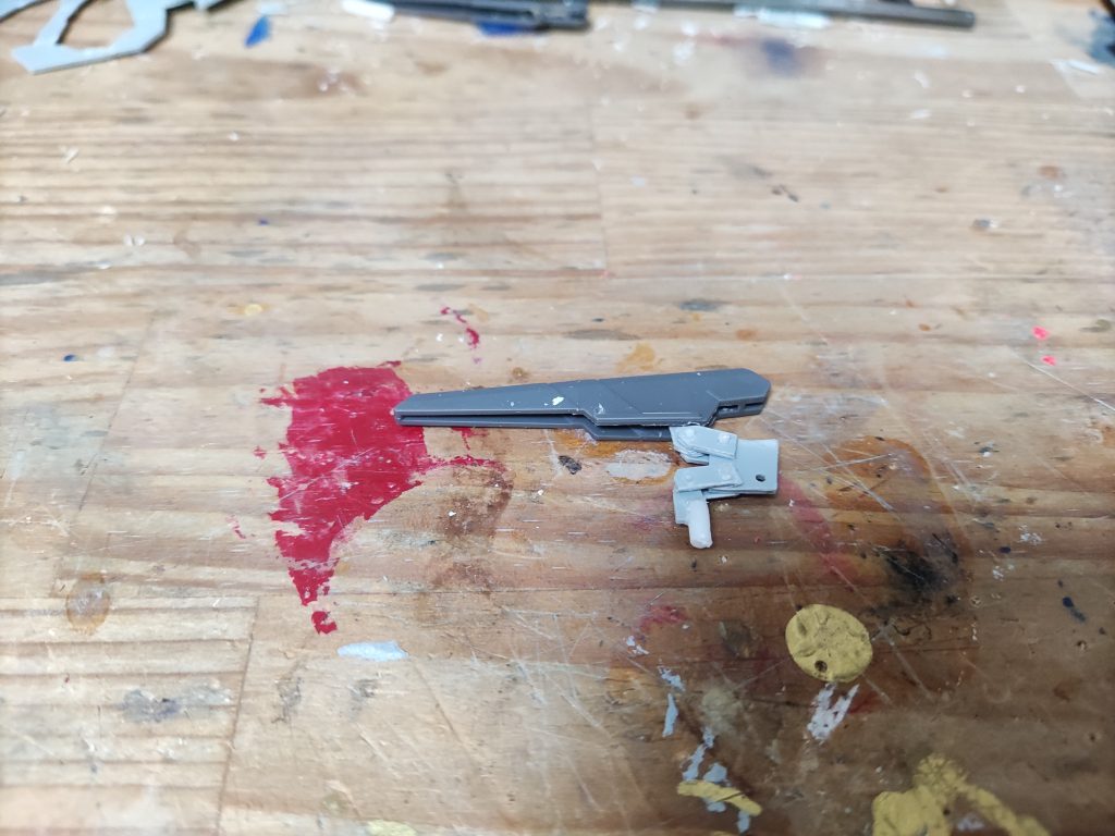 ビームライフル内部構造はプラバンで制作