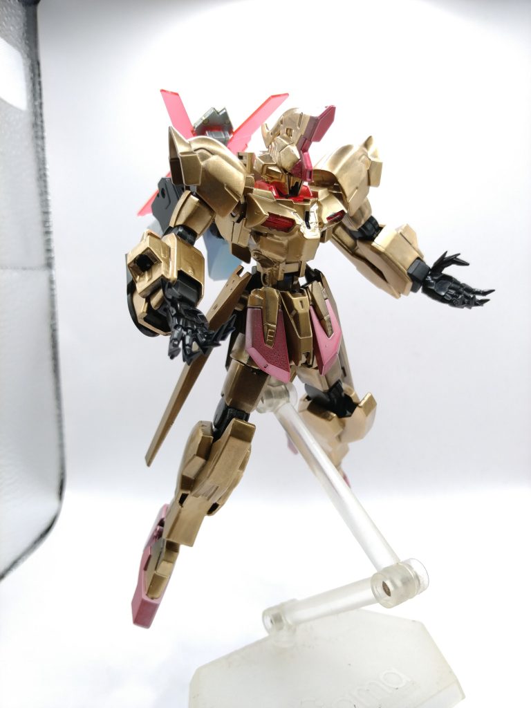 足首に稼働が足りないのでうまいことポーズがとれなくて困る。足ピンポーズはロボにも女の子にも似合いますからねっ。