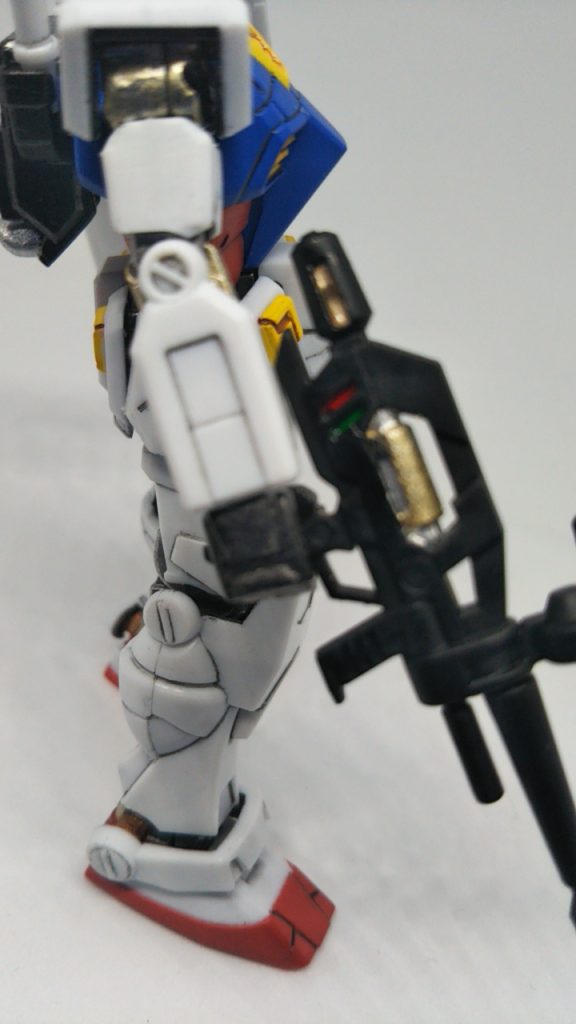 ビームライフルのデティールがしっかりしているので…つい、塗り分けてしまいます😅