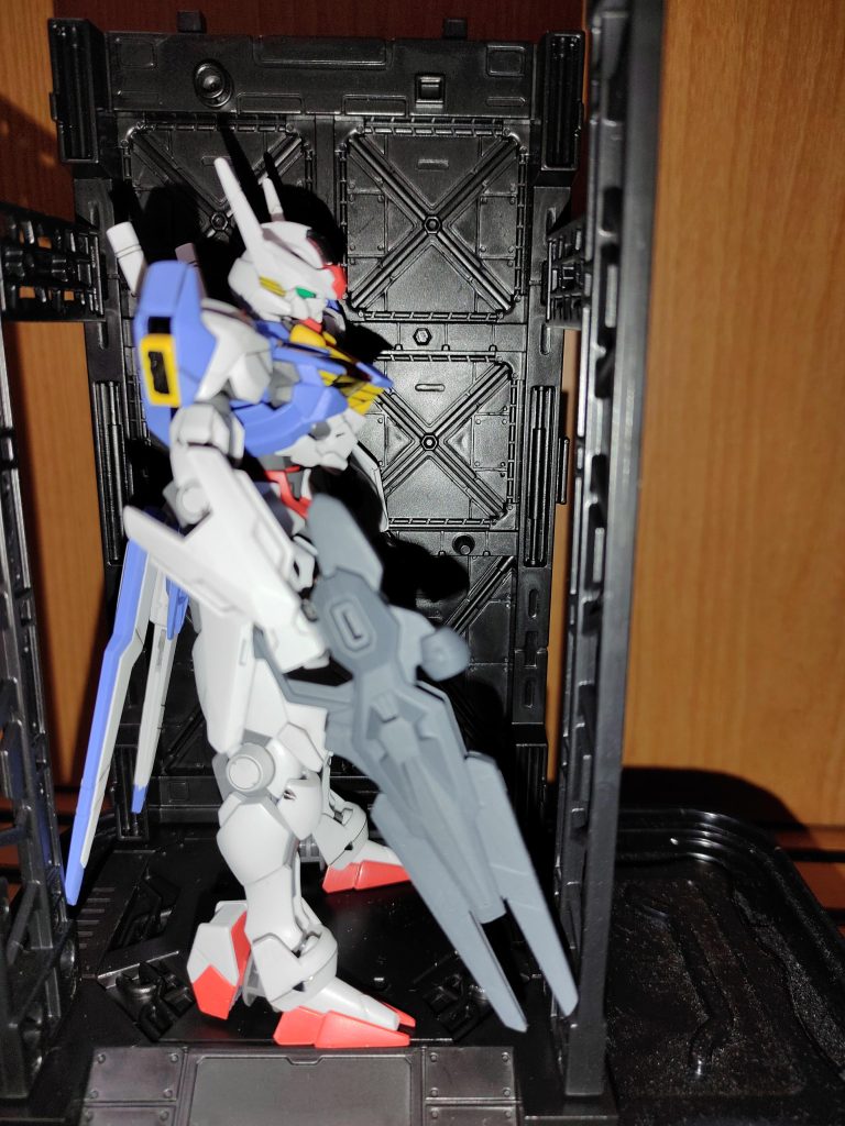 100均ベースに乗せてみましたおっさんの誕生日記念に作ったんですが如何でしょう?