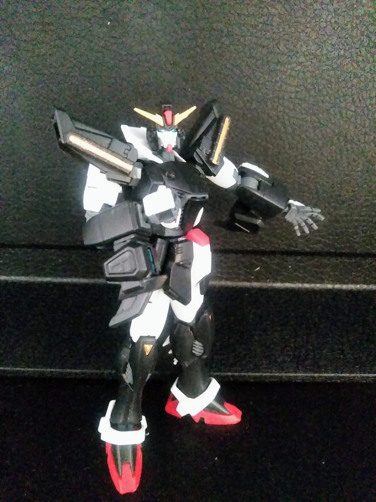 この子も『シャッフル同盟』ではありませんが『シュバルツ・ブルーダー専用機』『ガンダム トルークビルド』 トルークビルドはドイツ語で『幻影、虚像、幻覚』というニュアンスだそうです。