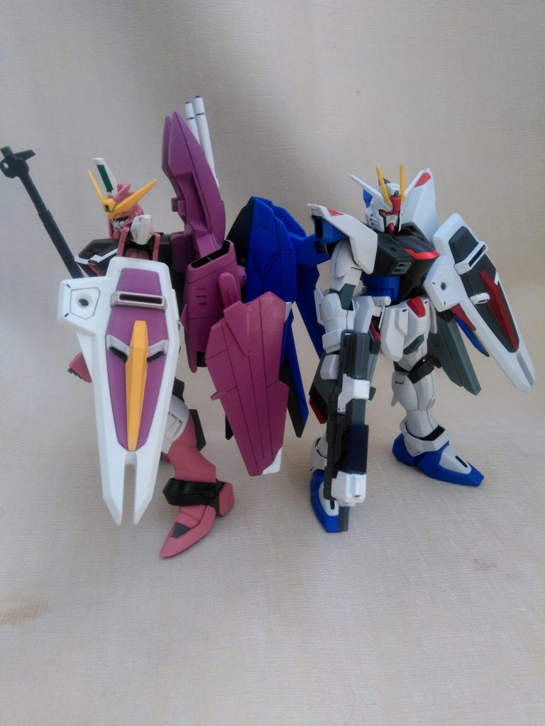 ガンプラが溢れまくっていた時に、中古屋さんで購入しました。 2004年発売となっております。