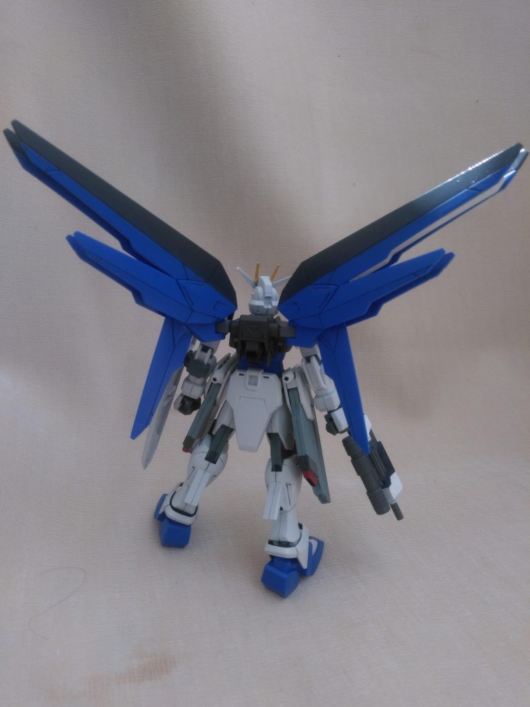 なんというか、大河原先生の設定画に忠実というか、劇中の凛々しさは何処いった?て感じ。🤔