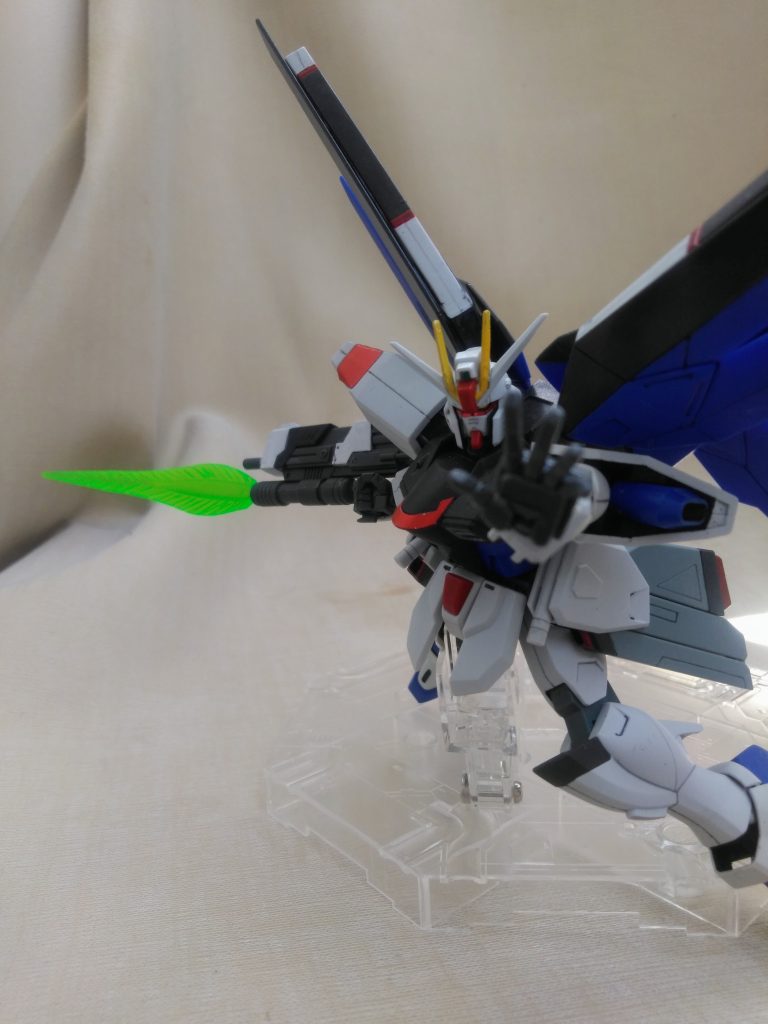 そんな訳で『M,S,G,ショートライフル(だったかな?)』からBサーベルを生やして観ました。