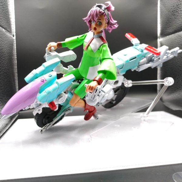 その魔女は、バイクを駆る。