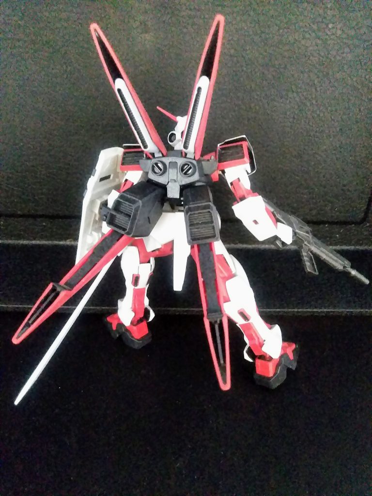 『ジムやザク』と同じようなポジなのに、とってもカッコいい😍