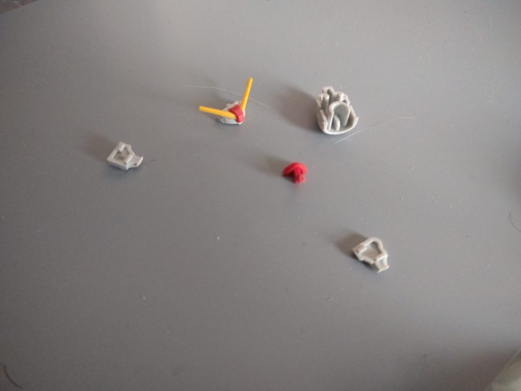 バリ取りして塗装と墨入れ同時進行一気に組み上げてたから写真が脚と頭しかないことに気づく😭