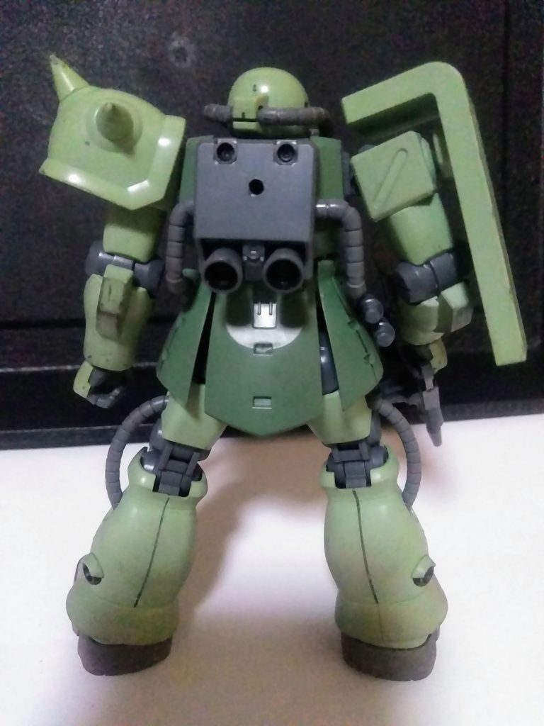 この子『ザク Ⅱ F2(不思議な名前😥)』も初出は『スタメモ』ですが、それ以前に存在していたという設定を観たりしてます。無印よりマッシブなスタイルが、実にカッコいい😍💖