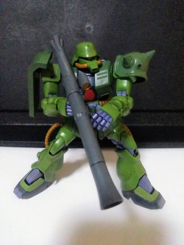 このキットに『ザク・マシンガン&ザク・バズーカ』は付属していません。まぁ、アニメ設定にないのだから当然か。それでも、作ってみて、『ウム!よし!😤』と言いたくなる良キットです。