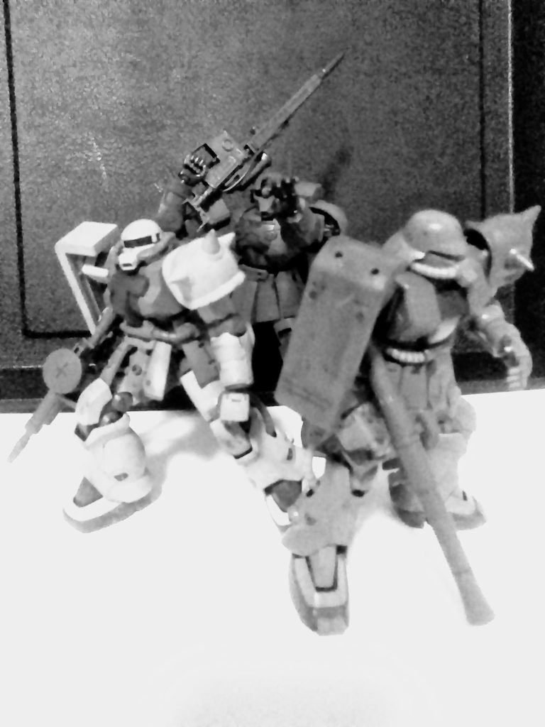 指揮を執る『ルッキールーの中隊長』の図お目汚し ありがとうございました。