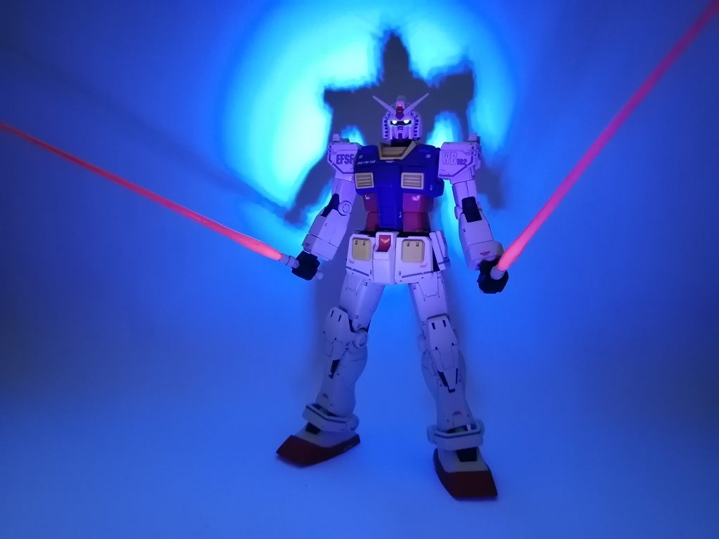 ビームサーベルは蛍光レッドとMSホワイトを混ぜてピンクに発光します。エアブラシ、今回初挑戦でしたが、まあまあよくできたかなと。色を混ぜたり、入れ替えたりがめんどくさいですが、やはり塗ったときの質感が違いますね😄エアブラシでこれから塗装の幅が広がると思います。最後まで見ていただき、ありがとうございます😸