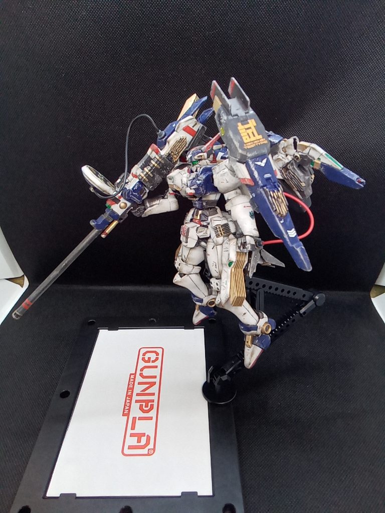 旧キットのトールギス1/144を入手したのでHGACリーオーとミキシングしてみました。その他 エポパテとジャンクパーツ&ビルダーパーツでデザインを変更しています