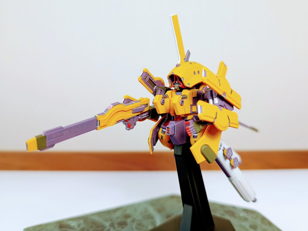 斜め前から。写真スキルが足りなくて実物のかっこいい立体感が出せない!