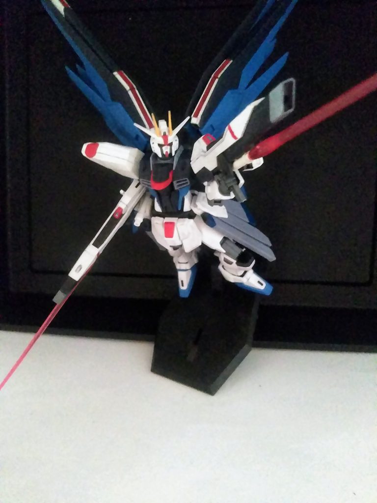 カッコいいけど、羽が重すぎ！直ぐひっくり返ります。