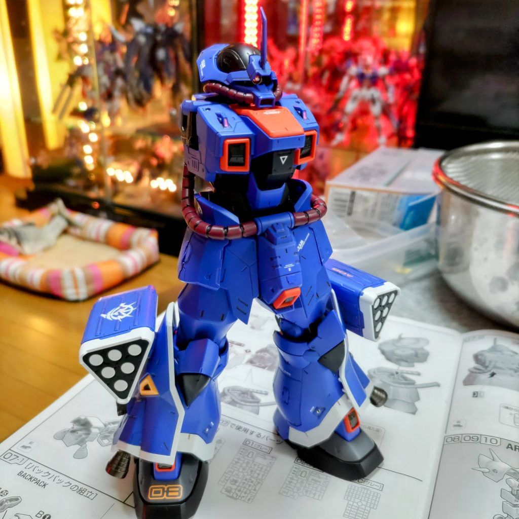 一番楽しい、最終組付け。ミサイルポッドのジオンマークと足の甲の「08」がお気に入りです。