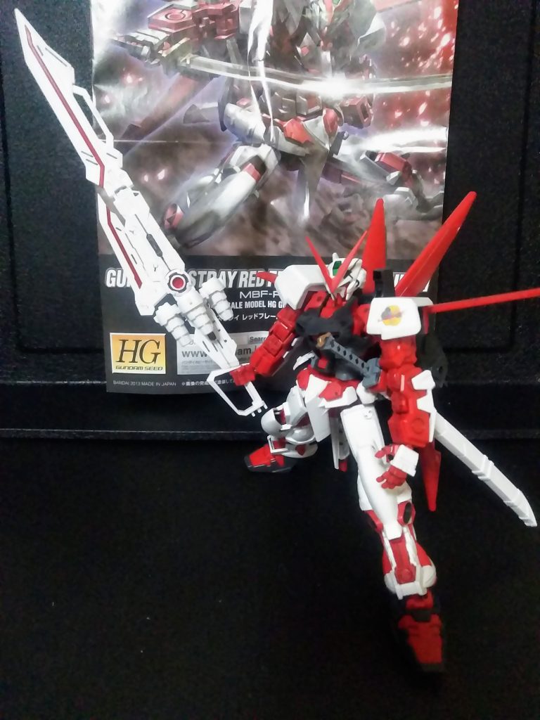 MSが機械作業を行う際の『工具🔧』という設定です。主人公の所属組織が『ジャンク屋』つまり一般の会社なので『武器』の所持が禁止されているとの事。『ソードモード(武器じゃん!😠)』多分違う呼び方だと思います。(調べている時間がないのでご容赦を。)