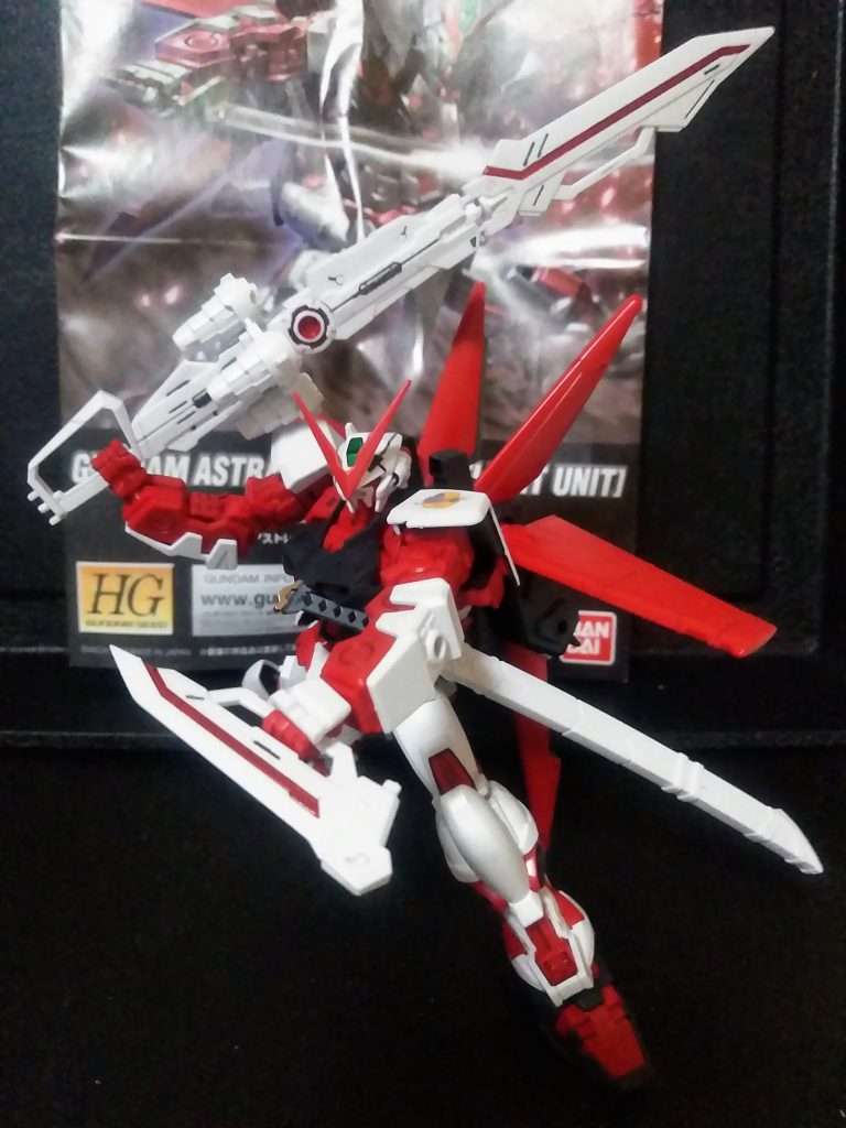 二十年以上も盛られ続けるのを観ていると、『イヤよイヤよも好きのウチ』段々好きになって行きました。(自分、盛られるの大好きなので😍)本体から取り外して『ナイフ(名前解らん)』