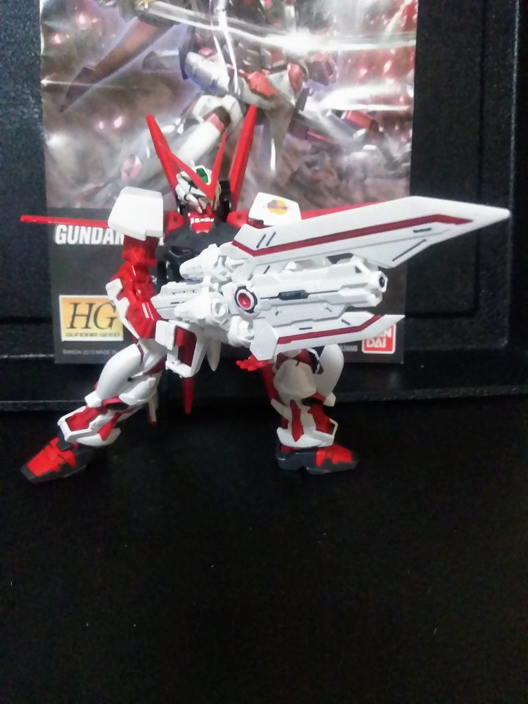 此方のアイテム、十数年前の『ホビージャパン』に付録としてついていた物。ご存知の方も多々いらっしゃるでしょうが『武器』ではないそうです。『トーチモード(であってますか?)』