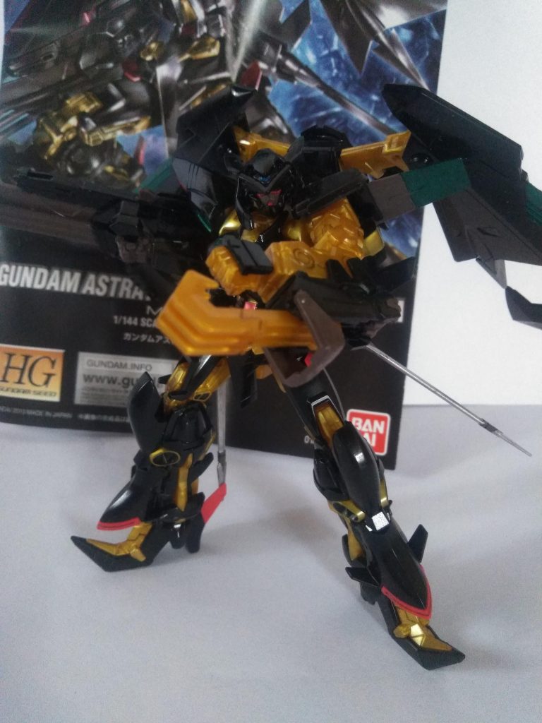 まずは、『ガンダム アストレイ ゴールドフレーム 天 ミナ』(いや、もお、この名前の長さはほんと、どうなの?😠)二十数年間盛られ続けて、今だに進化中だとか😥『ツムハノタチ』