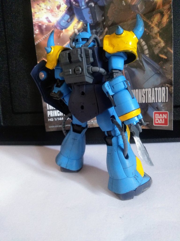 右手『ヒートロッド』だけじゃ淋しいので、『対 MS ナイフ』付けてみました。