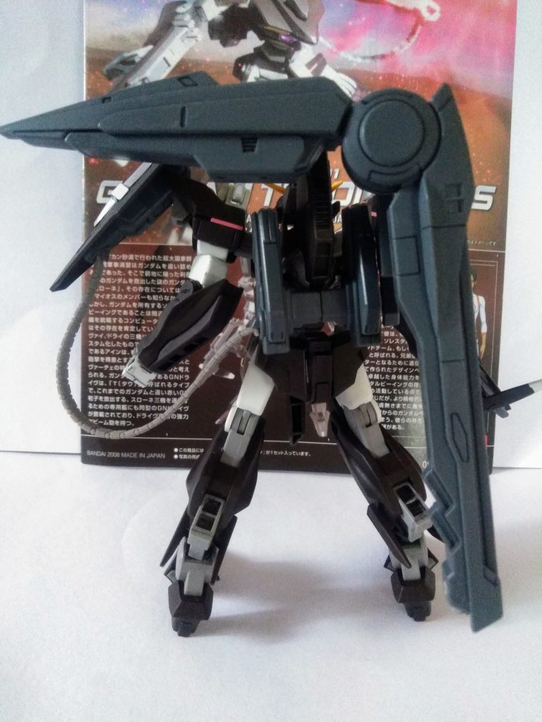 パイロットは『にーにぃーズ、長兄 ヨハン・トリニティ』『GN ランチャー』