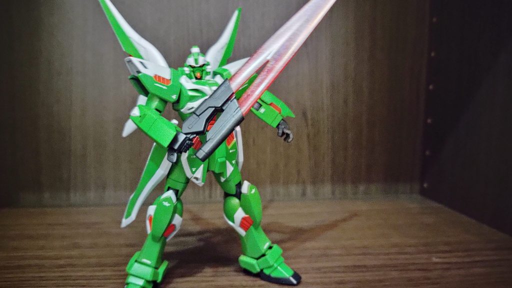 バタフライバスターBを持たせました。個人的にはムラマサブラスターを持たせたかった。。。!イエサブのジャンクコーナーで見つけたら購入したいと思います。なお、ファントム・ライトを取り付ける用の穴の開いた各パーツをはじめから取りつけるという横着ムーブをしています。しょっちゅう取り外ししていたらパーツが緩むでしょ。。