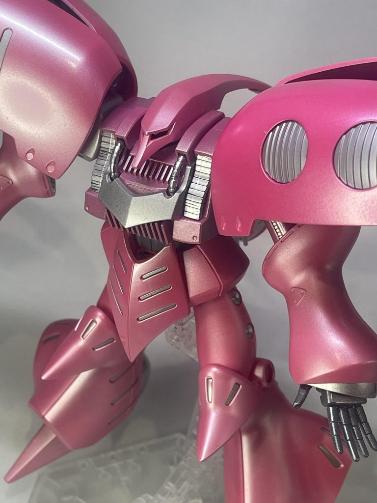 ボディはメタリックピーチでメタリック塗装してメリハリつけてみました。つーか自分がイメージしているこれはパール塗装って認識で良かったのでしょうか。世間でいうパール塗装はまた別物なのかもしれないので断言しづらいです。