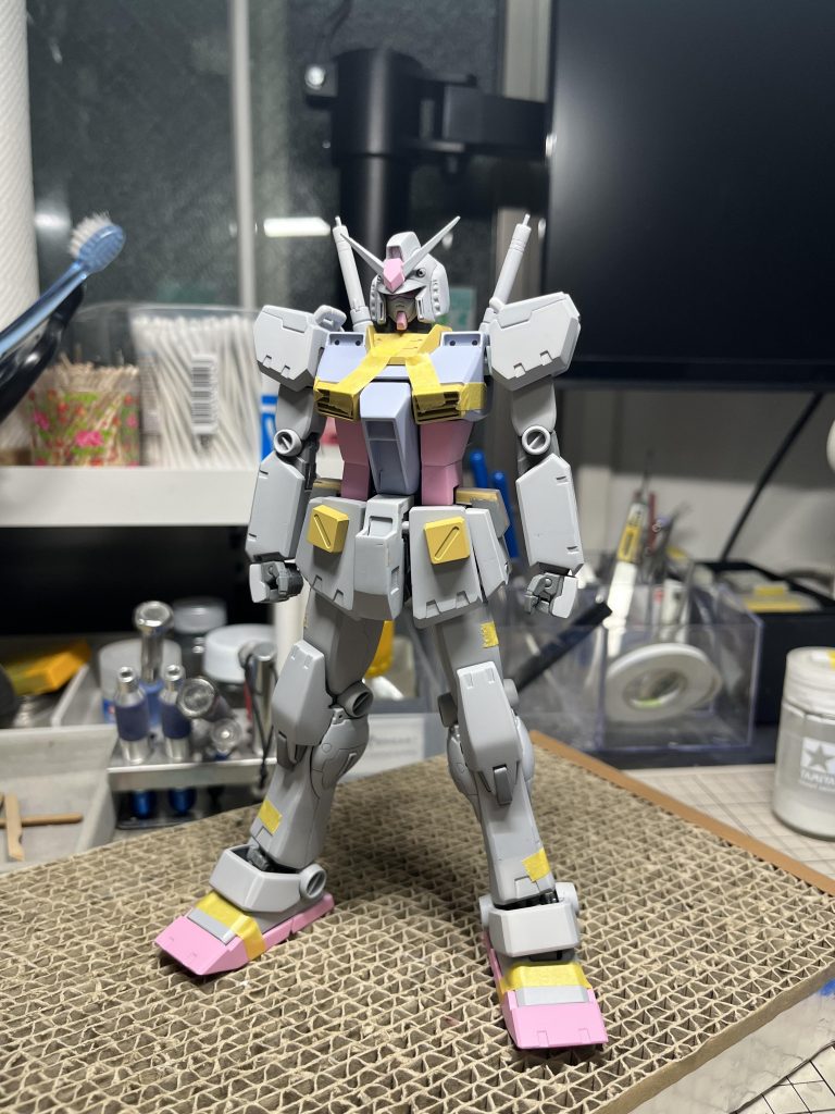 ヤスリ番手800まで上げて処理したのちカラーサフで傷うめ