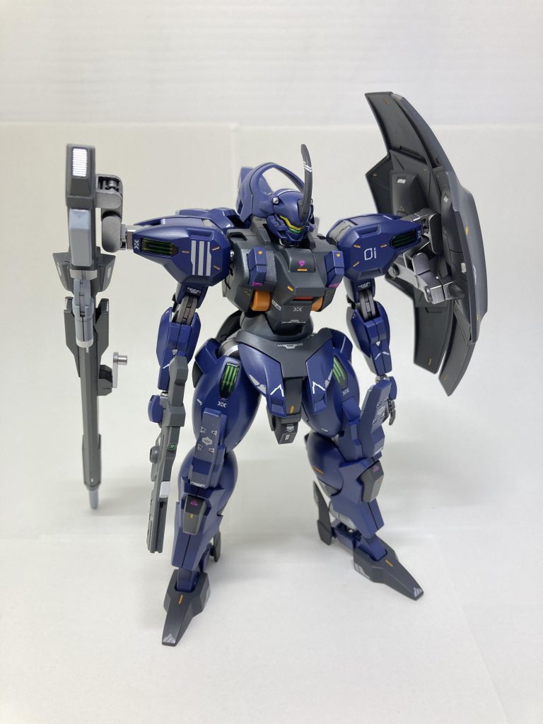 本体は殆ど変化ありませんが、・近接武器のビームジャベリンを、遠～中距離のビームランチャーに変更・背中のイーシュヴァラBタイプを1個増設し、中～近距離での戦闘力を強化・イーシュヴァラBタイプがなくても近接戦闘出来るようにビームサーベルを追加装備・アンビカーを左肩にまとめて2個装備し、マウント時にシールドとして使いやすそうに辺りをイメージ→形にしました。