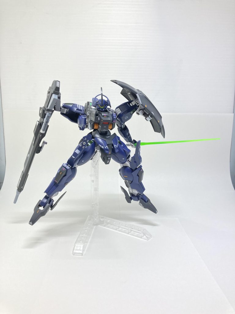 ビームランチャーは高火力だけど、取り回し劣悪、ビームライフルは低火力だけど扱いやすいで、使い分け出来るように考えました。