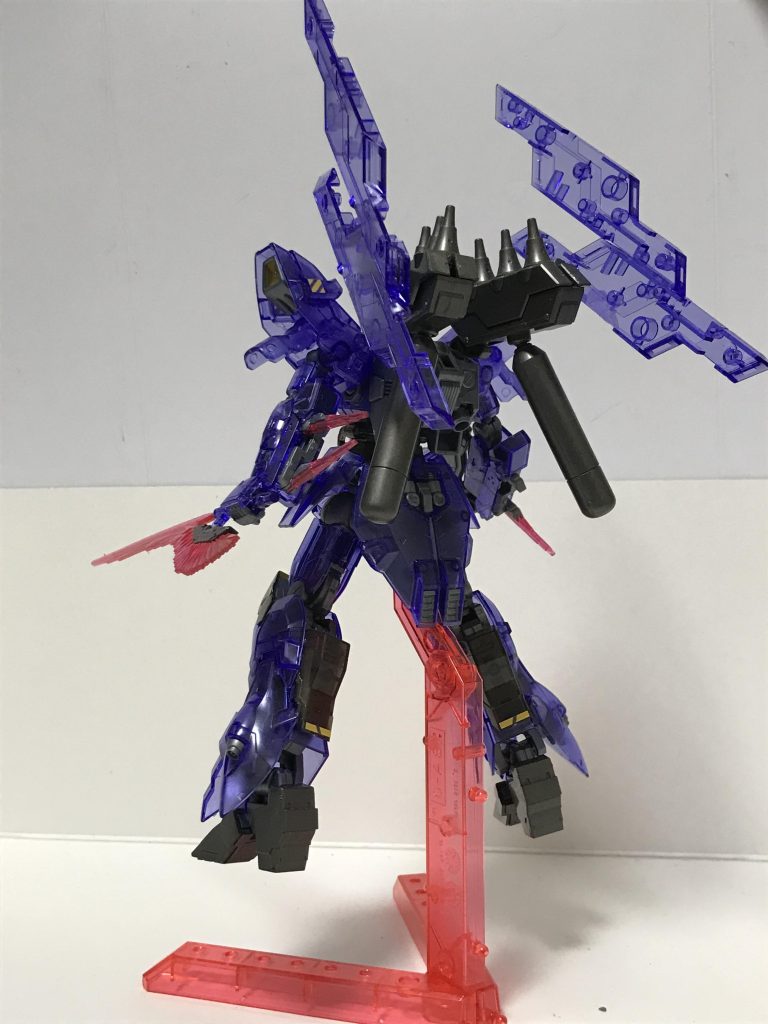 ほんとにポリキャップ使ってなくてビビりました。クリアだけど関節はそのままなのいいですよね、安心する。