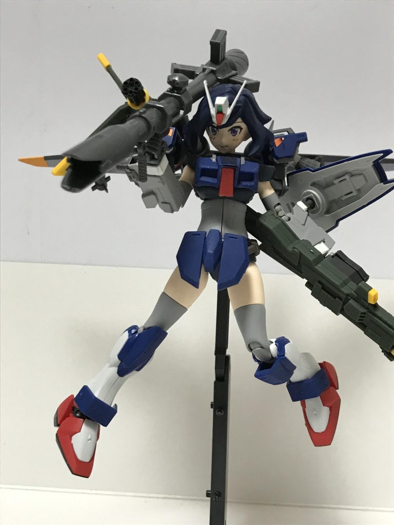 このバズーカのデザインが大好きなんです。グリップ可動は今や普通ですが持たせやすくて助かります。