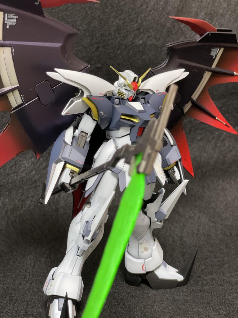 アクティブクロークは黒～赤へグラデーション。これがやりたくて作りました。死神というよりヴァンパイアな雰囲気。