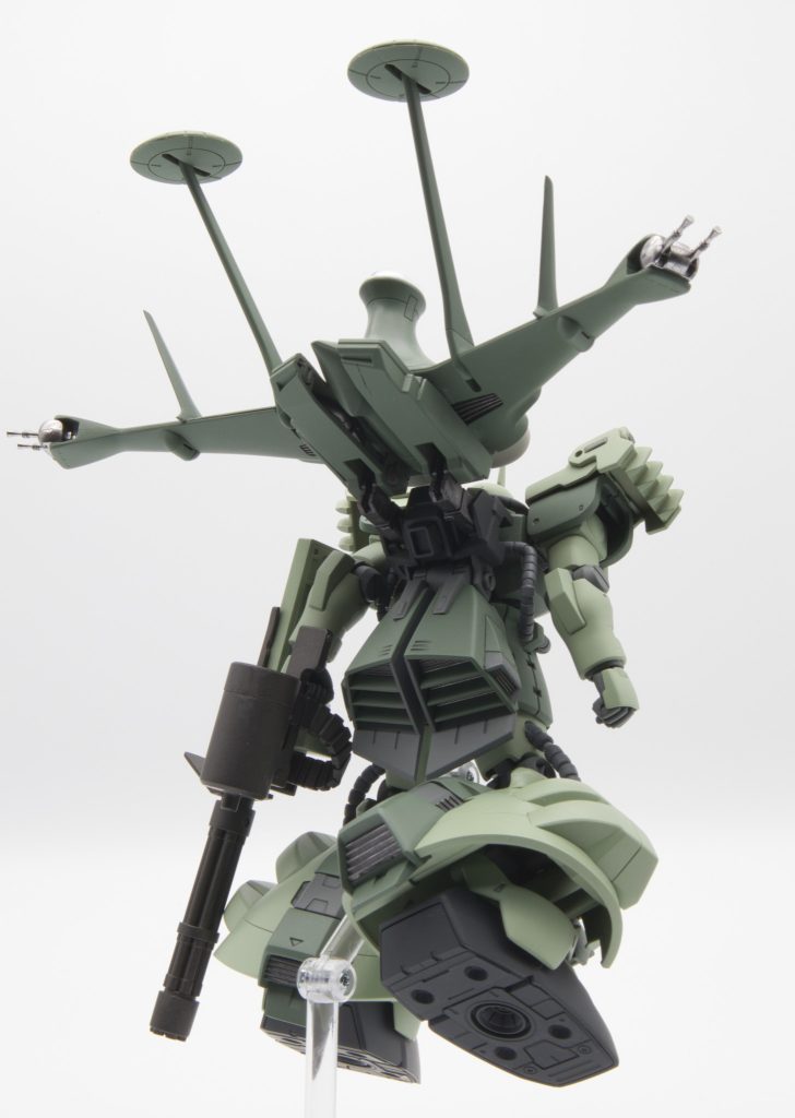 リアスカートにはMG F90のミッションパックHタイプのものをつけてみました。この後姿を見るとグフフライトタイプよりも飛べそうな気がしてきました。グフとは違うのだよ、グフとは!最後まで閲覧頂きありがとうございます。