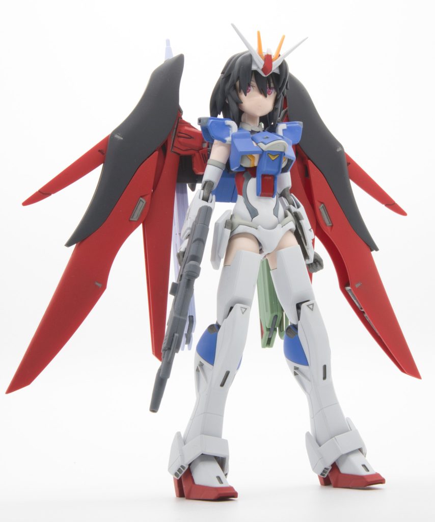 頭部は30MS アルカ=カルティーに余ってたなんかのガンダムのアンテナ。胸部はHGCEインパルスを切ったり貼ったり。腕と腰のアーマーもHGCEインパルスのを幅詰めして取り付け。脚はHGCEインパルスのをそのまま。シルエットはHGCEデスティニーにしてなんちゃってデスティニーインパルス。
