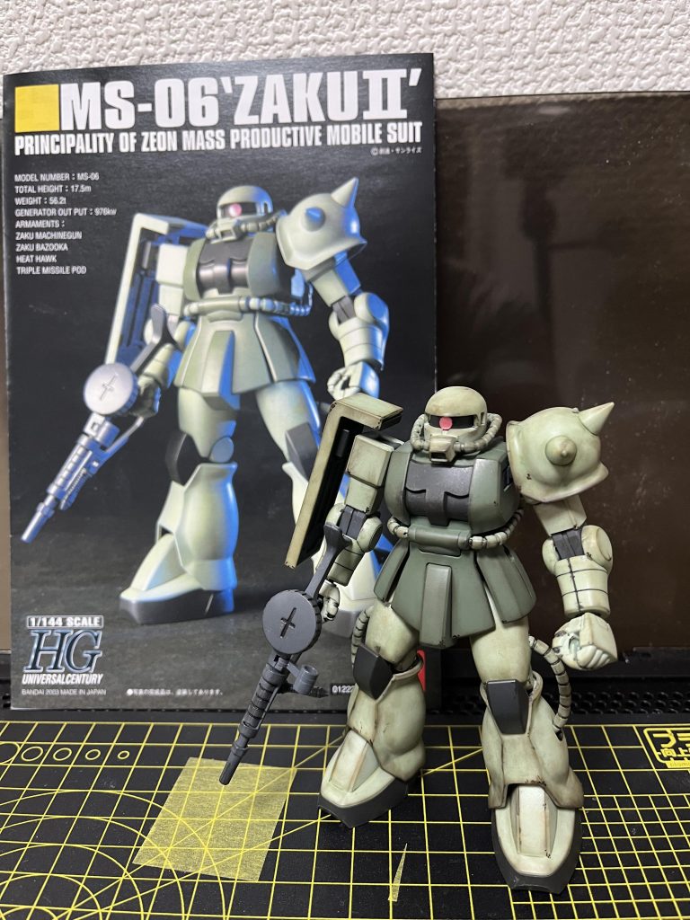 HGUC量産型ザク息子(4歳)に渡しても安心して見ていられる部品数の少なさ&関節の強さもあり、成形色もいい感じのザクカラーで満足度高し!一家に1台、HGUC量産型ザク如何ですか?