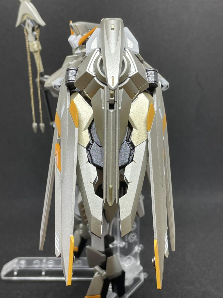 聖骸布形態:カシウス 新約聖書に登場する聖ロンギヌス(ガイウス・カッシウス・ロンギヌス)の名から取られた多機能可変兵器。